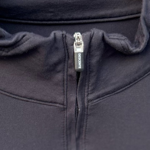 DESCENTE × SWAROVSKI  Mid-Layer Ski- 1/4
Zip  Black Base Layer long sleeve Top - Picture 7 of 9